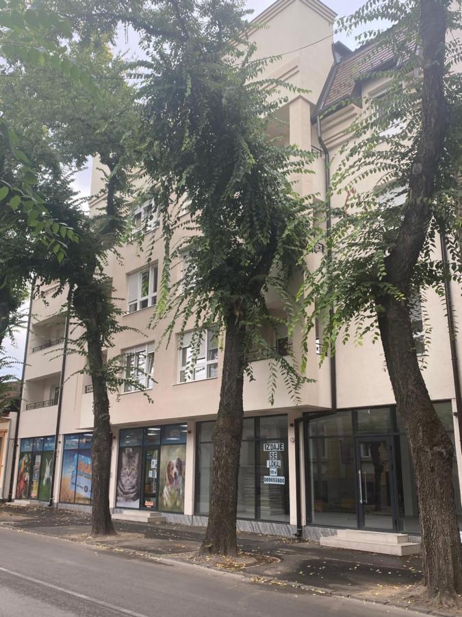 Apartman Mdb Lux Subotica Eksteriør billede
