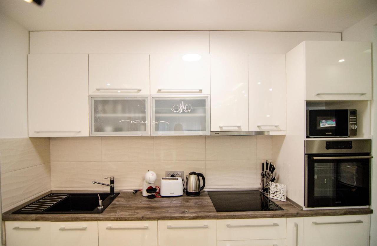 Apartman Mdb Lux Subotica Eksteriør billede