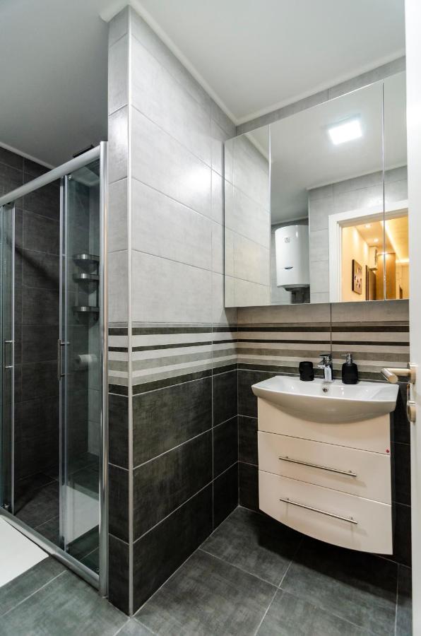 Apartman Mdb Lux Subotica Eksteriør billede